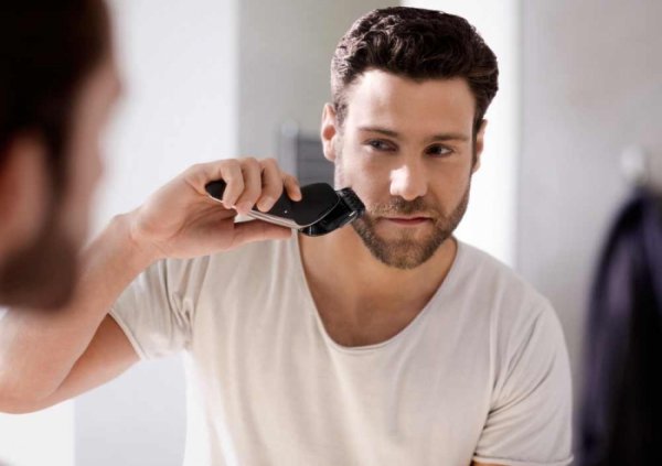 Какую бритву подарить мужчине: простые правила выбора