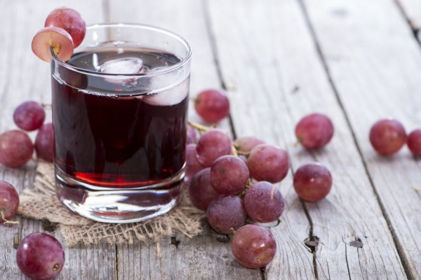 Как выжать сок без соковыжималки из любого плода?