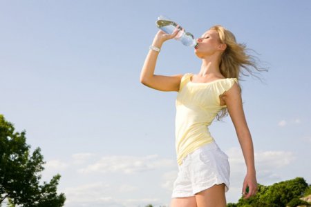 Какую воду лучше пить сырую или кипяченую для похудения