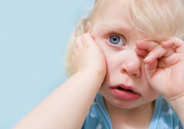 Что делать если болит ухо у ребенка?