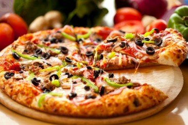 Диетолог: съесть пиццу на завтрак намного полезнее хлопьев
