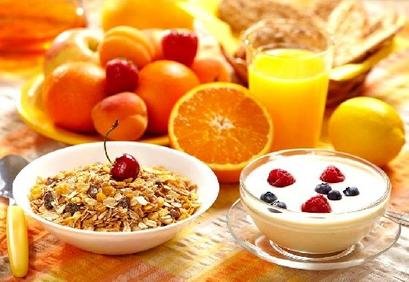 Названа оптимальная калорийность полезного завтрака