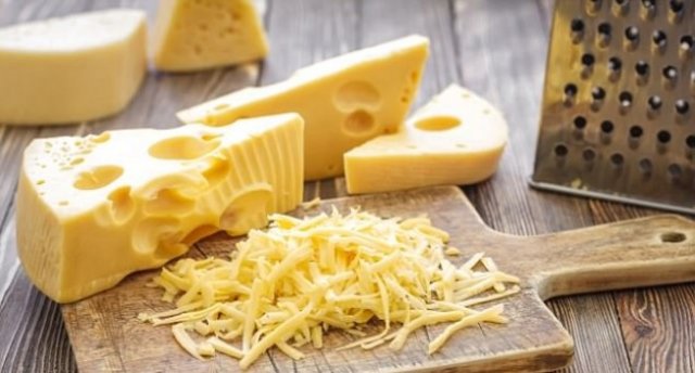 Ученые: употребление сыра перед сном спасет от ночных кошмаров